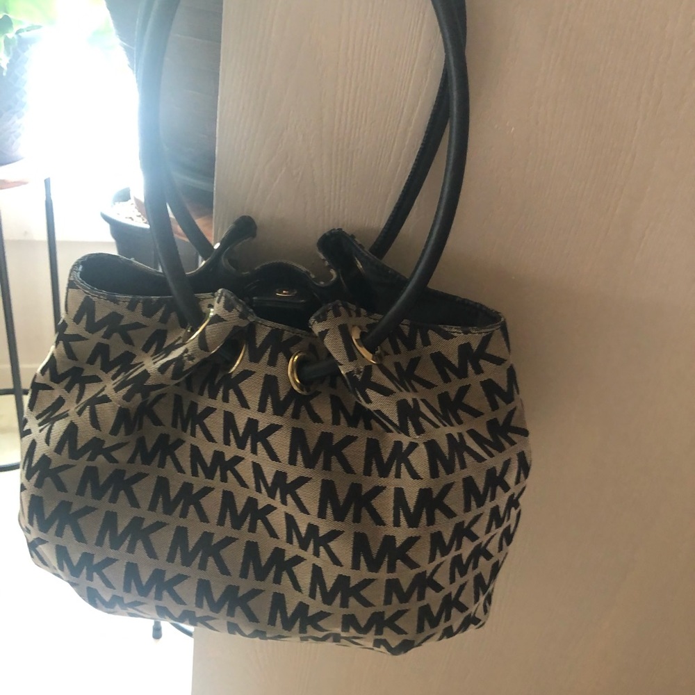 Michael Kors Purse - Picture 1 of 9